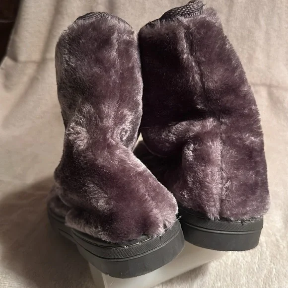 Gray fuzzy slipper boots XL/W 11 NWOT Unbranded - Picture 6 of 7